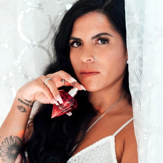 Parfum cu feromoni, Model Matchmaker, Roșu